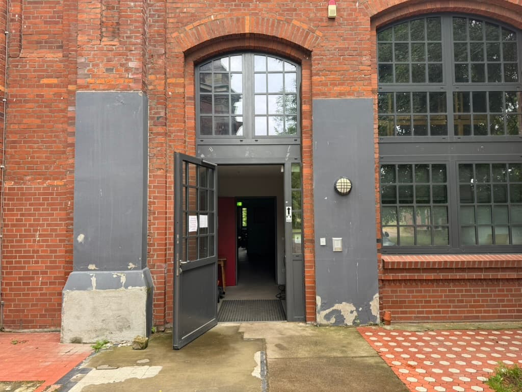 Eingang des Pumpenhauses